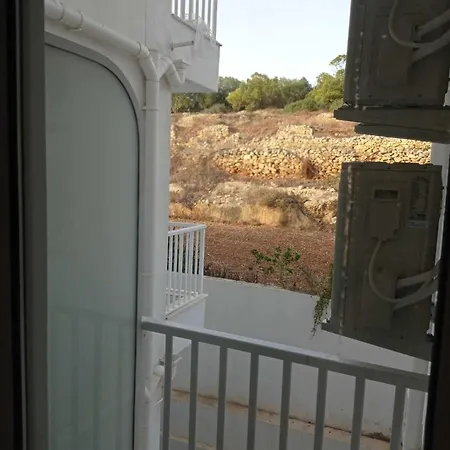 Poppy Court Gazde/Camere de închiriat