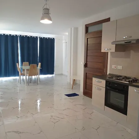 Poppy Court Gazde/Camere de închiriat *