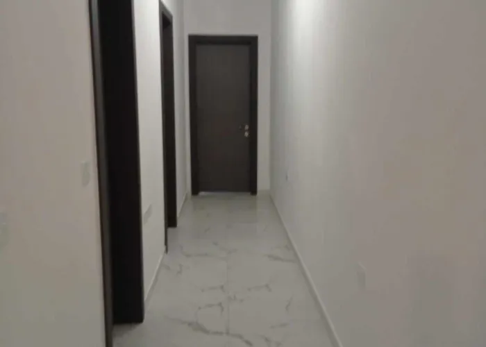 Проживание в семье Poppy Court