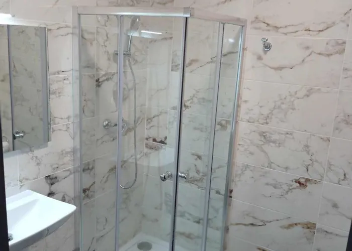 בית אירוח Poppy Court *