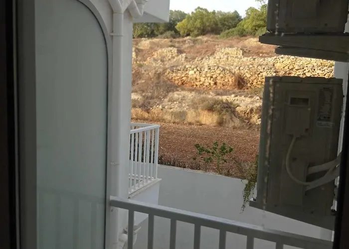 Poppy Court בית אירוח