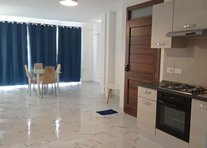 Poppy Court בית אירוח *