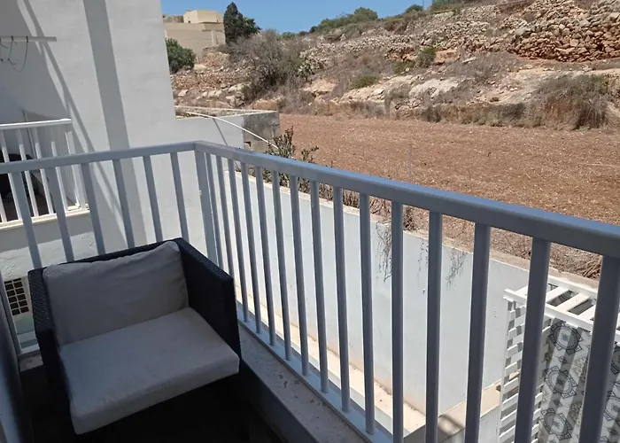 Poppy Court מרססקלה